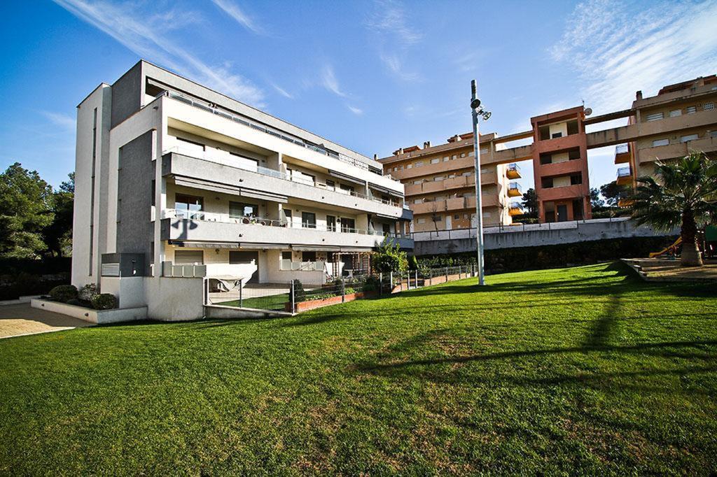 J Tramuntana Planet Costa Dorada Apartment Salou Bagian luar foto